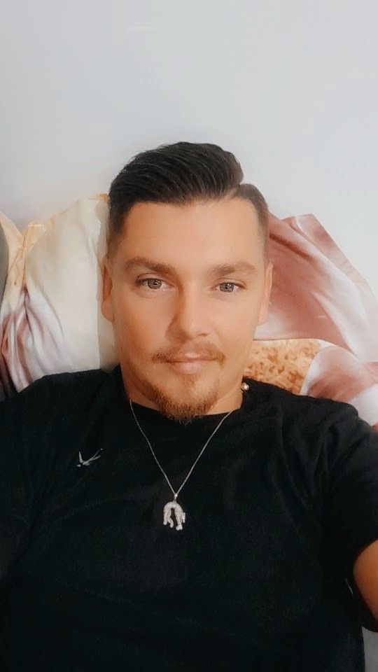 Profil von Madani